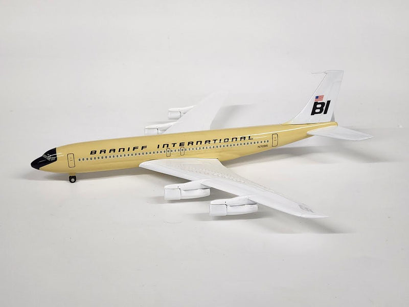 SL-N7095 | Skyline Classics 1:200 | Boeing 707 Braniff International Beige N7095 **PRE-OWNED**