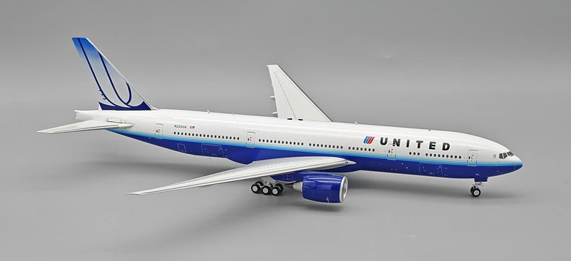 IF772UA11225 | InFlight200 | Boeing 777-222/ER United Airlines N220UA with stand