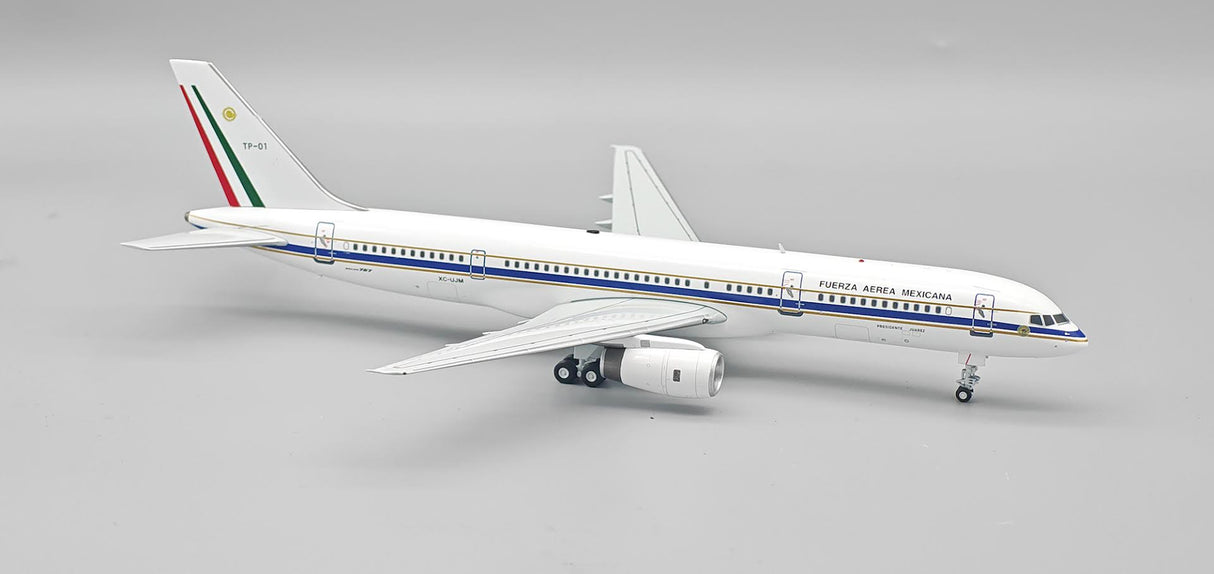 IFMEXUJM | InFlight200 | Boeing 757-225 Mexico Air Force XC-UJM