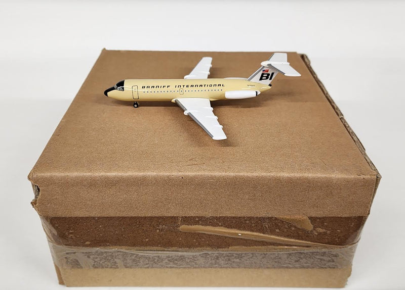 SL-N1543 | Skyline Classics 1:200 | BAC-111 Braniff International Beige N1543 **PRE-OWNED**