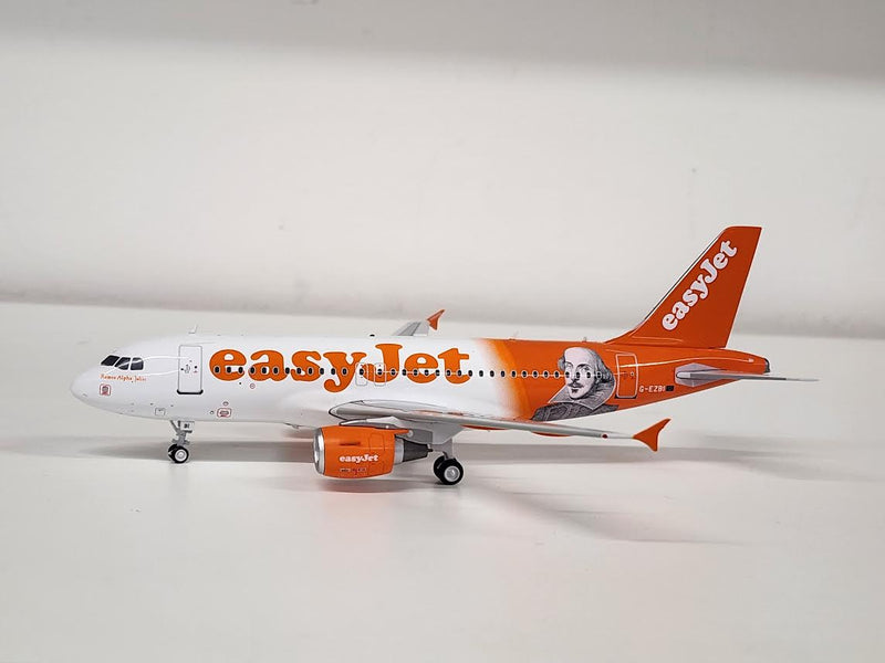 319-ZBI | Blue Box 1:200 | Airbus A319-111 EasyJet G-EZBI (with stand)