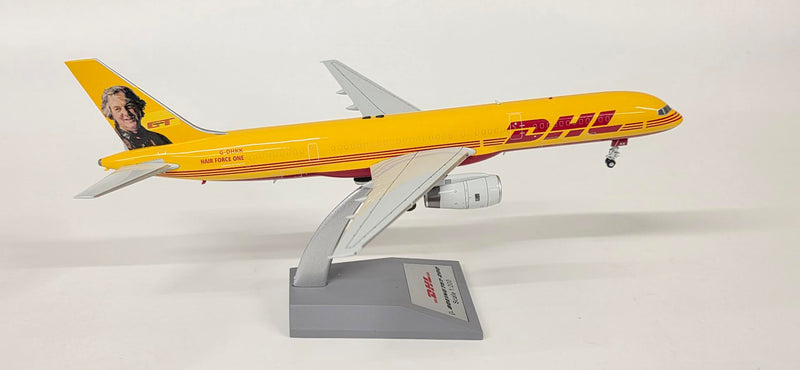 752-HKK | Blue Box 1:200 | Boeing 757-28A(PCF) DHL Air G-DHKK with stand