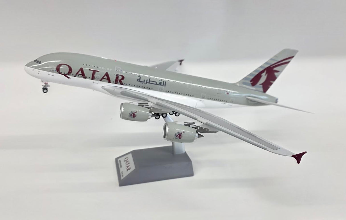 IF380QT1025 | Inflight200 | Airbus A380-861 Qatar Airways A7-APJ with stand
