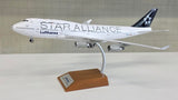 WB-SAFOOTBALL | Blue Box 1:200 | Boeing 747-400 Lufthansa D-ABTH, 'Football Nose' (Star Alliance) [white box]