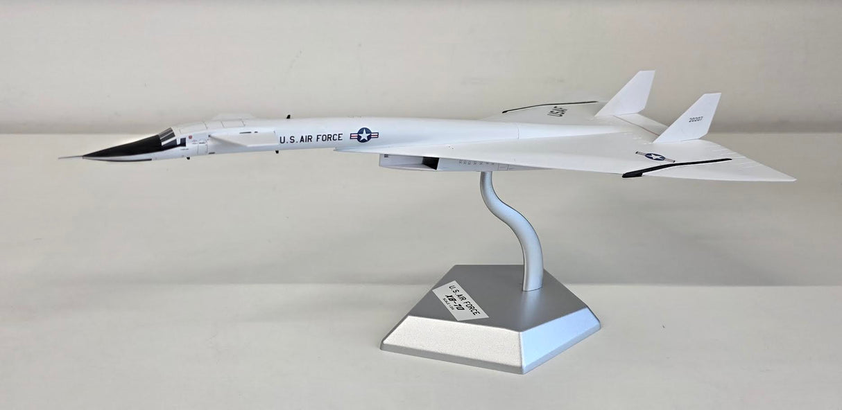 L2139 | SQ Wings 1:200 | North American XB-70 Valkyrie U.S. Air Force 20207