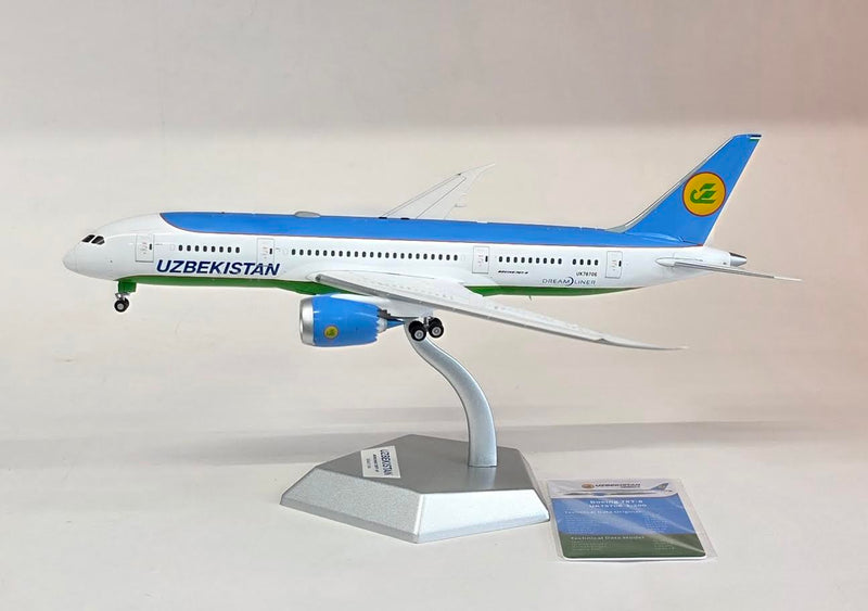 L2034 | SQ Wings 1:200 | Boeing 787-8, Uzbekistan UK78701 'with stand'