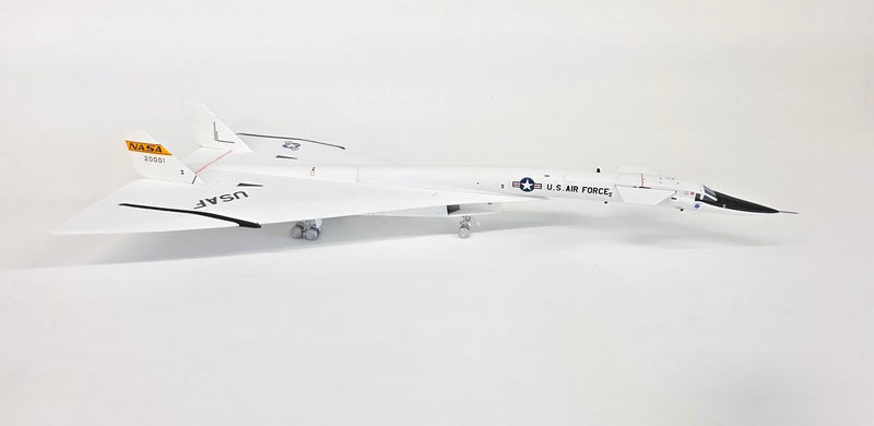 L2080 | SQ Wings 1:200 | U.S.AIR FORCE XB-70 20001 "NASA"(with stand)