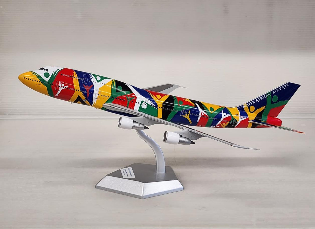L2022FD | SQ Wings 1:200 | Boeing 747-300 'flaps down', South African Airways 'Ndizani' ZS-SAJ