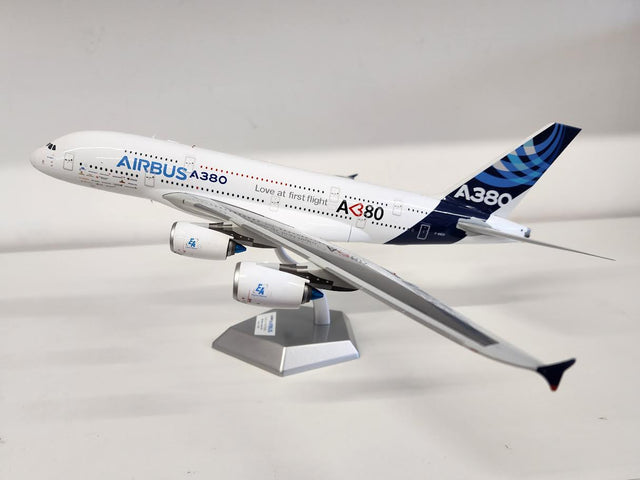 L2009 | SQ Wings 1:200 | Airbus A380 House Colours F-WWDD, 'Love at First Flight'