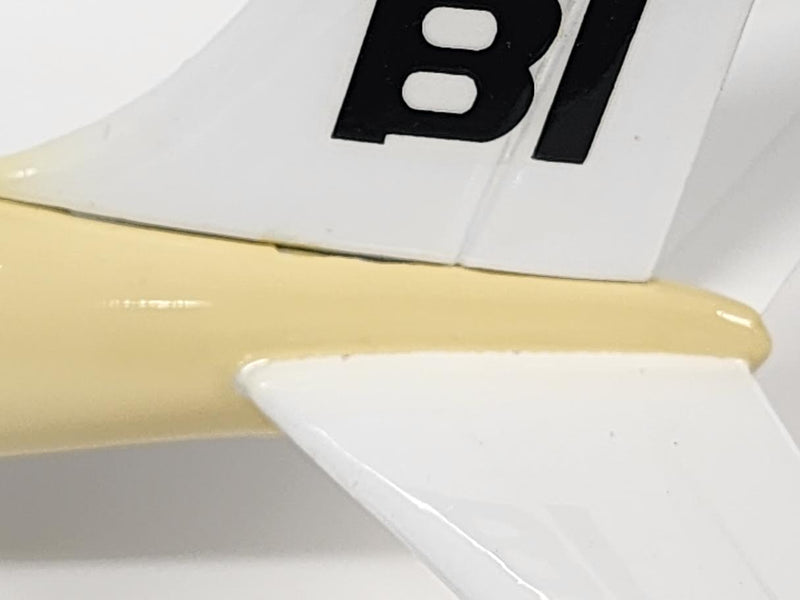 SL-N7095 | Skyline Classics 1:200 | Boeing 707 Braniff International Beige N7095 **PRE-OWNED**