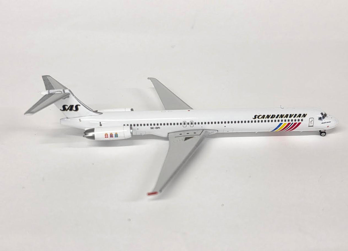 PH12057 | Phoenix 1:400 | McDonnell Douglas MD-83 Scandinavian SAS SE-DPI