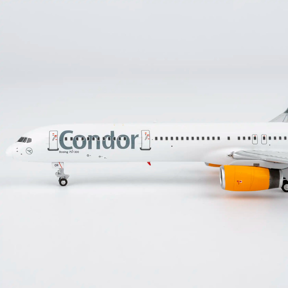 NG45013 | NG Models 1:400 | Boeing 757-300/w Condor D-ABOR  (Condor / Thomas Cook Airlines hybrid livery with heart tail)