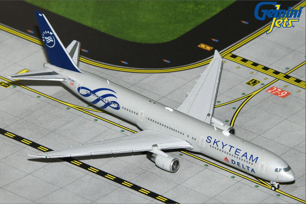 GJDAL2156 | Gemini Jets 1:400 | Boeing 767-400ER DELTA AIRLINES N844MH SKYTEAM