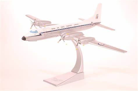 48604 | Corgi Military 1:144 | Bristol Britannia 253/CMK1, RAF Transport Command, XM496 **PRE OWNED**
