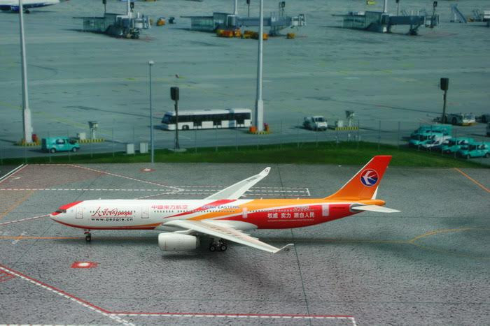 PH11162 | Phoenix 1:400 | Airbus A330-300 China Eastern B-6126