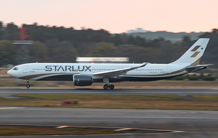 PH11927 | Phoenix 1:400 | Airbus A330-900neo Starlux B-58303 | is due August 2024