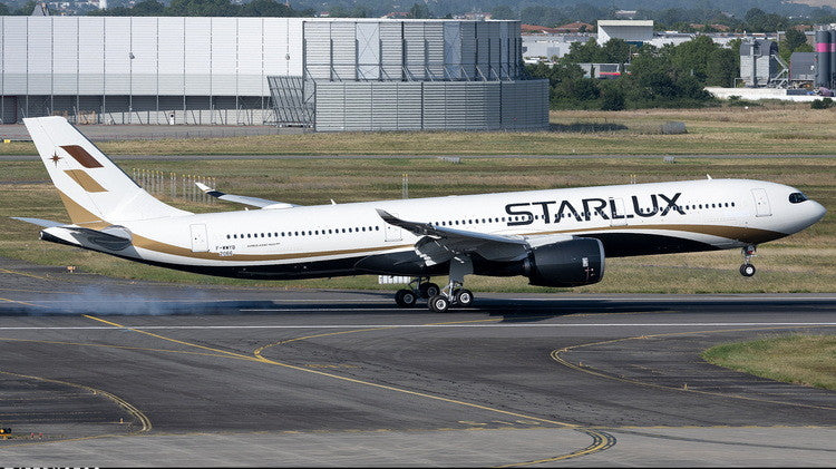 PH11928 | Phoenix 1:400 | Airbus A330-900neo Starlux B-58305 | is due August 2024