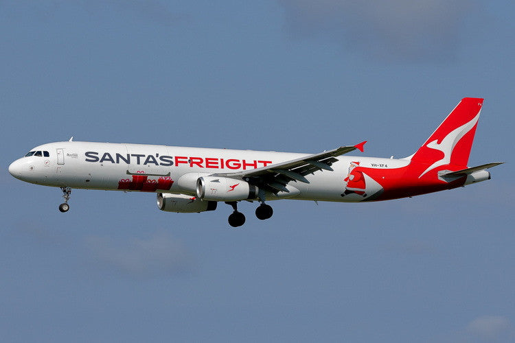 PH11972 | Phoenix 1:400 | Airbus A321 VH-XF4 Qantas Freight Santa’s Freight | is due March 2025