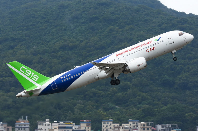 PH11993 | Phoenix 1:400 | COMAC C919 House Color B-001F | is due April 2025