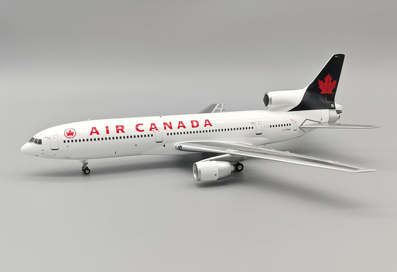 B-1011-TNG | Blue Box 1:200 | Lockheed L-1011-385-1-14 TriStar 150, Air Canada C-FTNG with stand