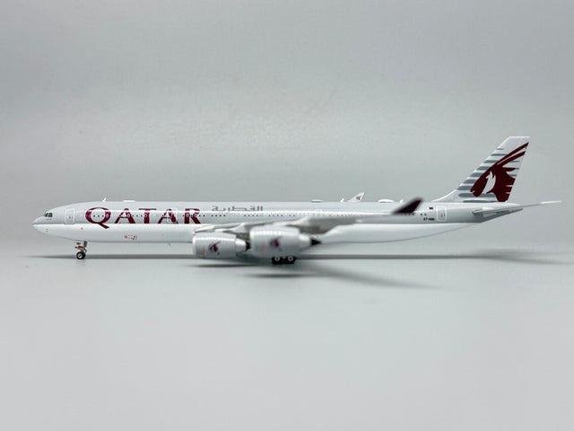 PH12035 | Phoenix 1:400 | Airbus A340-500 Qatar Amini Flight A7-HHH