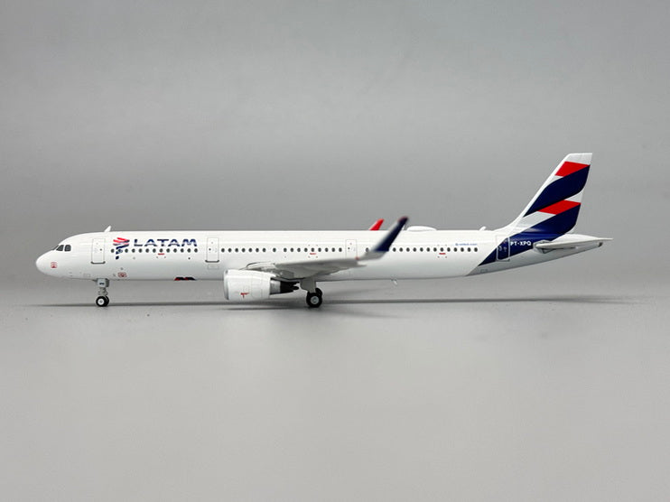 PH12045 | Phoenix 1:400 | Airbus A321-200 Latam PT-XPQ | is due November 2025