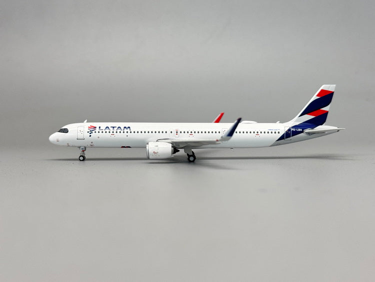 PH12046 | Phoenix 1:400 | Airbus A321neo Latam PS-LBA | is due November 2025