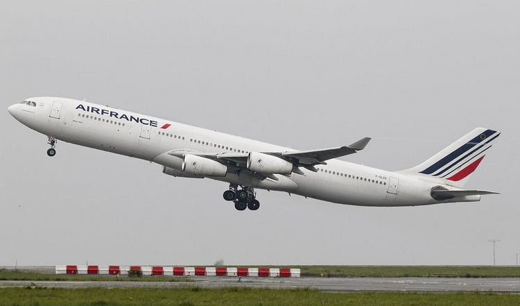 PH12063 | Phoenix 1:400 | Airbus A340-300 Air France F-GLZS | is due January 2026