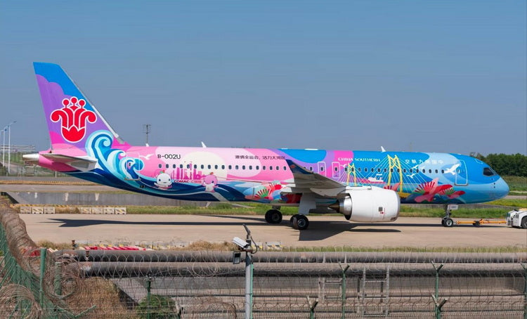 PH12067 | Phoenix 1:400 | COMAC C919 China Southern Airlines B-658W | is due January 2026