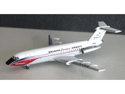 ACN1541 | Aero Classics 1:400 | British Aerospace BAC-111 Braniff International Old Colours 'El Dorado' N1541