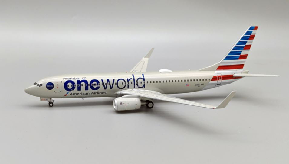 IF738AA0224 | InFlight200 1:200 | Boeing 737-823 American Airlines Oneworld N837NN (with stand)