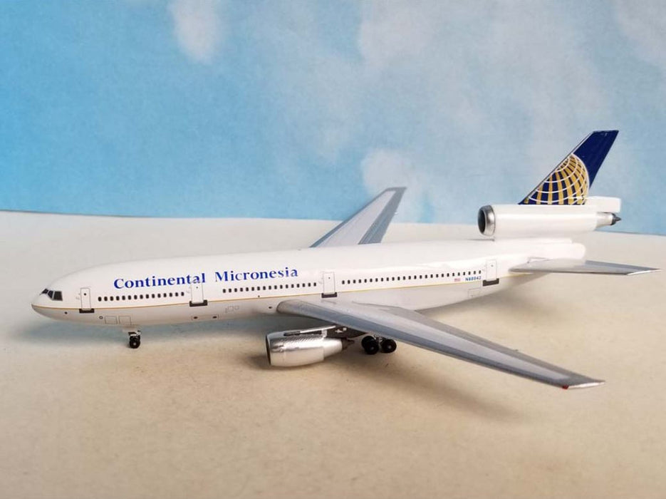 AC411359 | Aero Classics 1:400 | DC-10 Continental Micronesia N68042