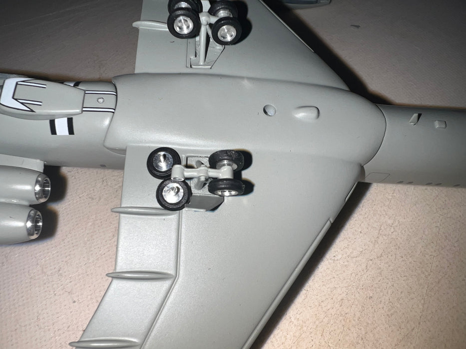 BPFC2-VC1001 | 1:200 | Vickers VC-10 K2 Tanker RAF Royal Air Force Reg ZA144