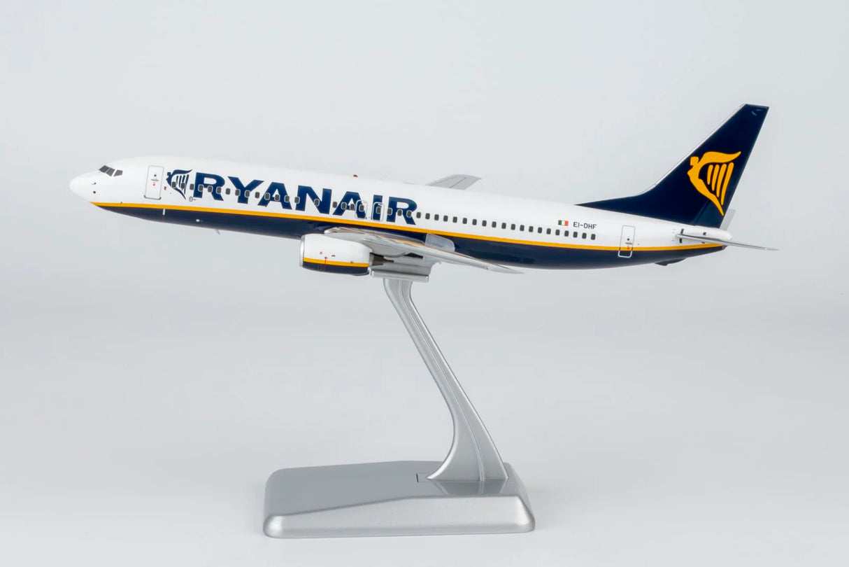 NG08066 | NG Models 1:200 | Boeing 737-800 Ryanair EI-DHF (old colours, without winglets)