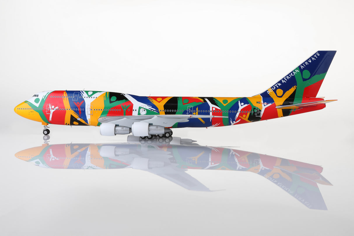 L2022FD | SQ Wings 1:200 | Boeing 747-300 'flaps down', South African Airways 'Ndizani' ZS-SAJ
