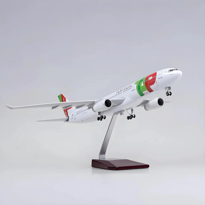 DMTPA330 | Desktop Models 1:135 | Airbus A330, TAP LED light up