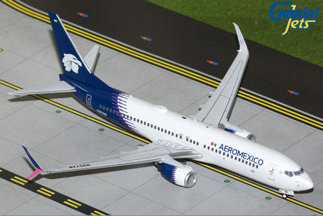 G2AMX1387 | Gemini200 1:200 | Boeing 737-800S, Aeroméxico 'New Livery' N957AM | was due May 2025