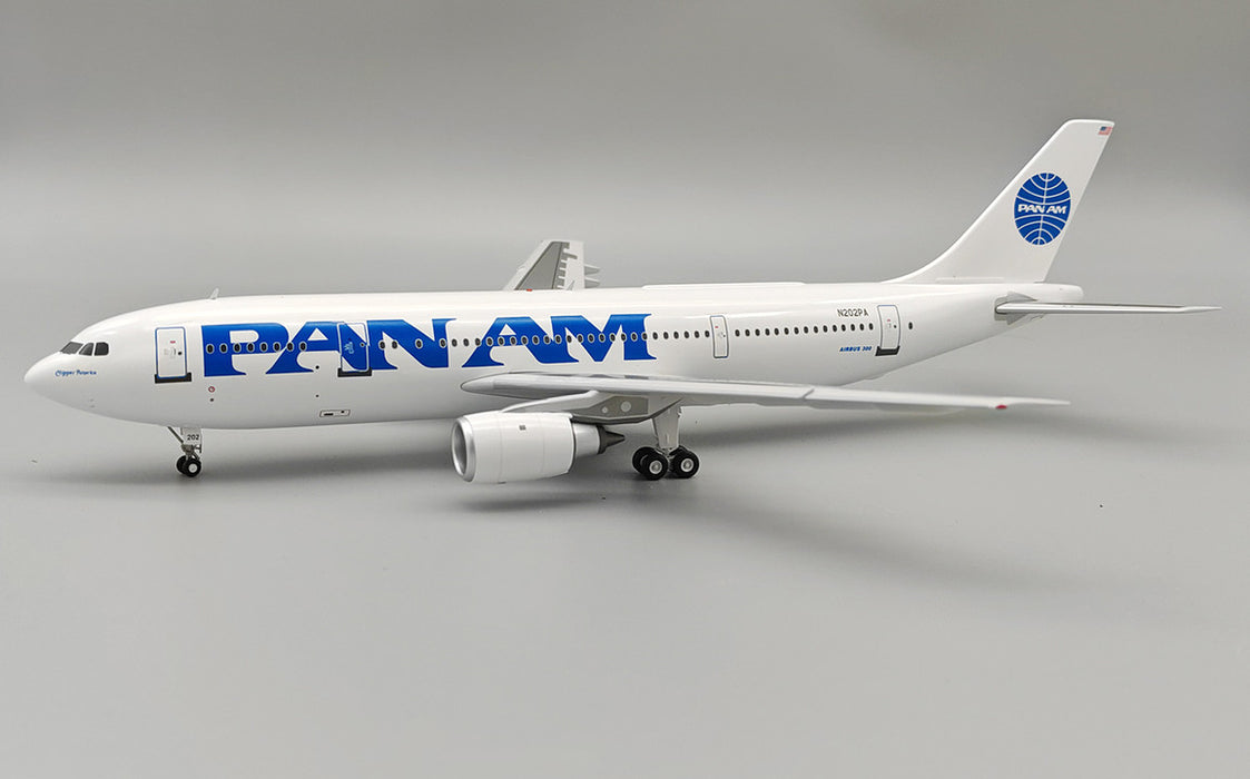 IF30B4PA0124 | InFlight200 1:200 | Airbus A300B4-203 Pan Am N202PA With Stand