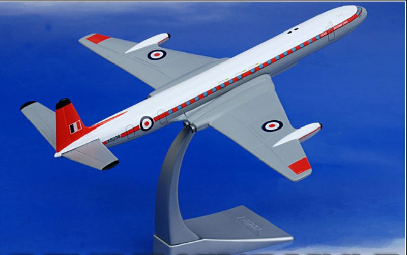 48505 | Corgi Airliner 1:144 | DeHavilland 106 Comet 4C A&AEE Boscombe Down XS235 **PRE OWNED**