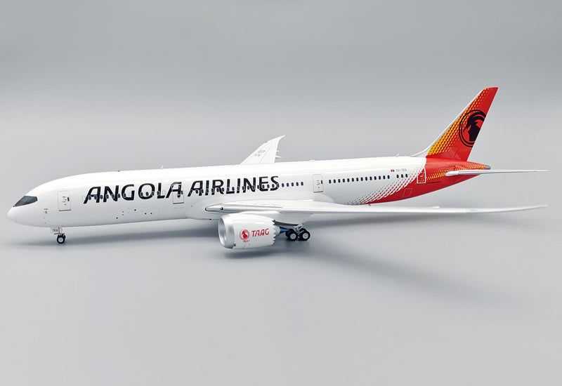 IF789DT0525 | InFlight200 1:200 | Boeing 787-9 TAAG Angola Airlines D2-TEQ with stand