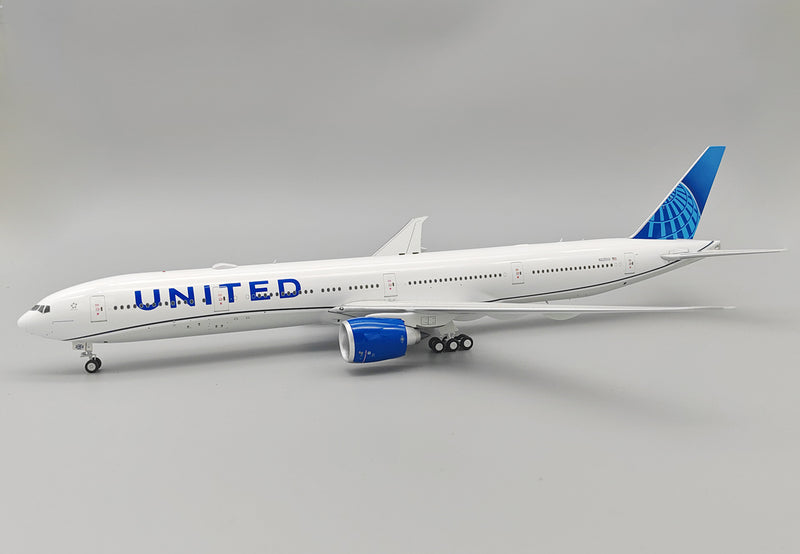 IF773UA0725 | InFlight200 1:200 | Boeing 777-322/ER United Airlines N2250U with stand