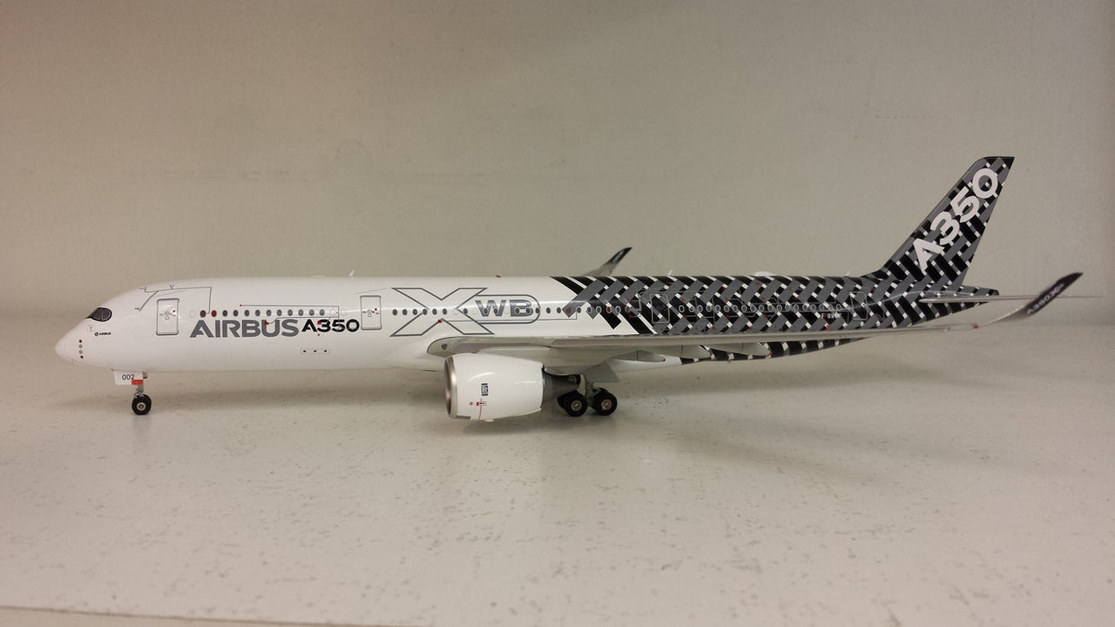 IF3500814U | InFlight200 1:200 | Airbus A350-900 House Colours 'Carbon Livery' F-WWCF (flaps up)