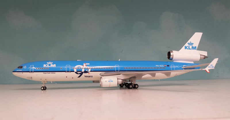 XX2969 | JC Wings 1:200 | MD-11 KLM PH-KCE, '95 Years' (with stand)