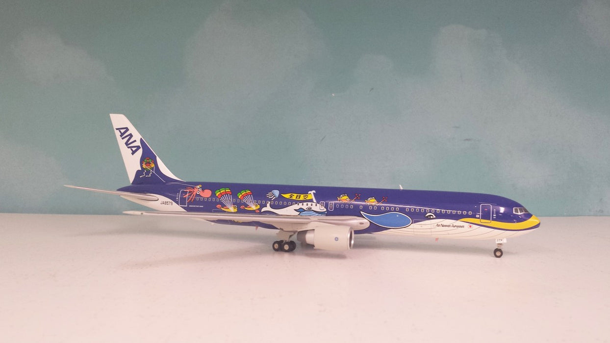 XX2821 | JC Wings 1:200 | Boeing 767-300 ANA 'Marine Jumbo' JA8579