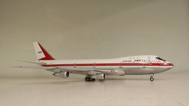 IF741RO001P | InFlight200 1:200 | Boeing 747-100 House Colours N7470, 'Roll Out' (polished, with stand)