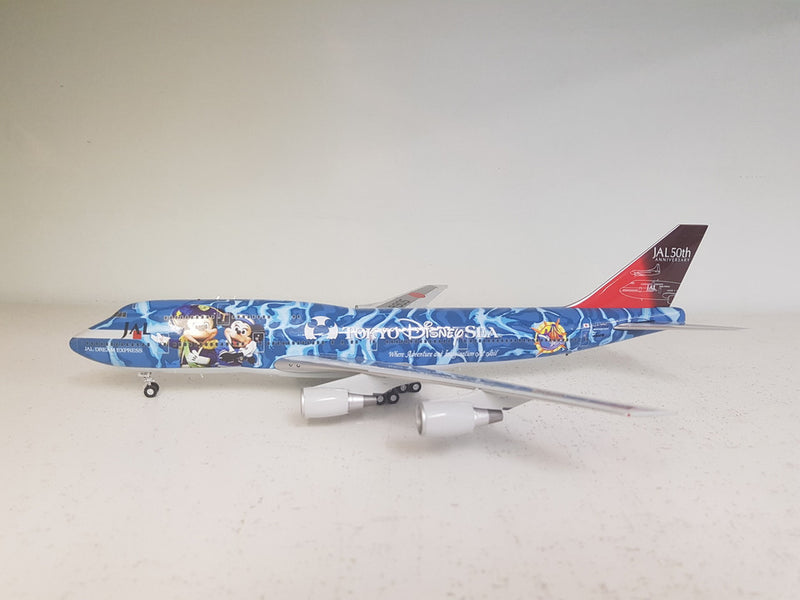 BBOX2531 | JC Wings 1:200 | Boeing 747-400 JAL JA8905, No. 5 Jumbo, 'Disney Sea' (no winglets, with stand)