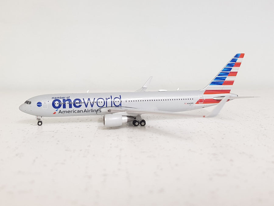 GJAAL1680 | Gemini Jets 1:400 1:400 | Boeing 767-300ER American Airlines N343AN (oneworld)