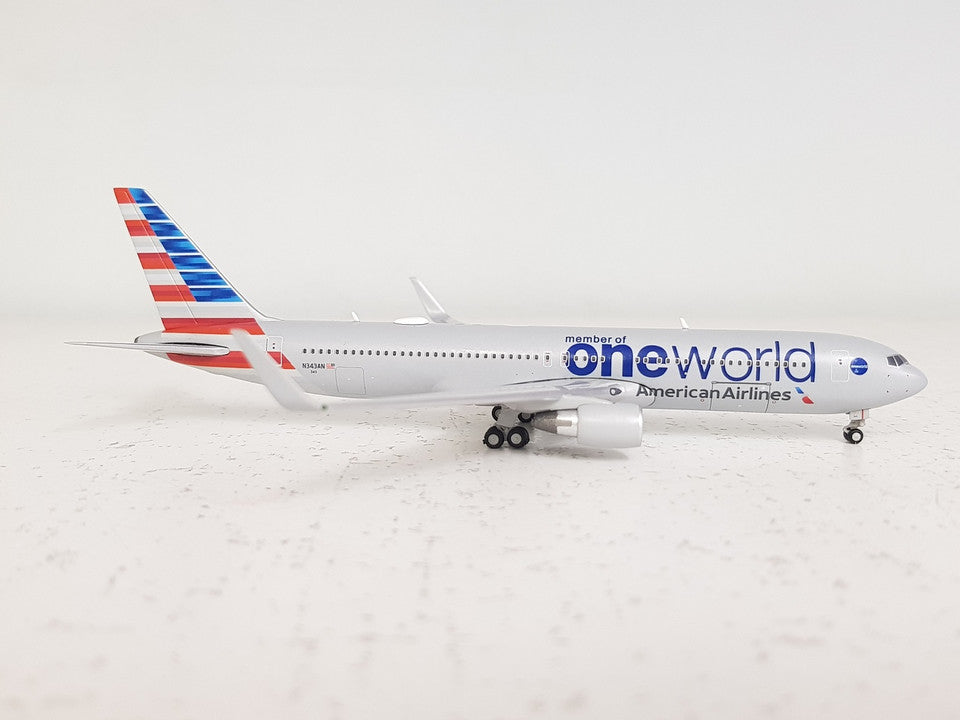 GJAAL1680 | Gemini Jets 1:400 1:400 | Boeing 767-300ER American Airlines N343AN (oneworld)