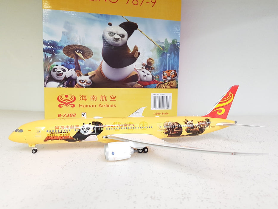 PH02004 | Phoenix 1:200 | Boeing 787-9 Hainan Airlines B-7302, 'Kung Fu Panda' (yellow)