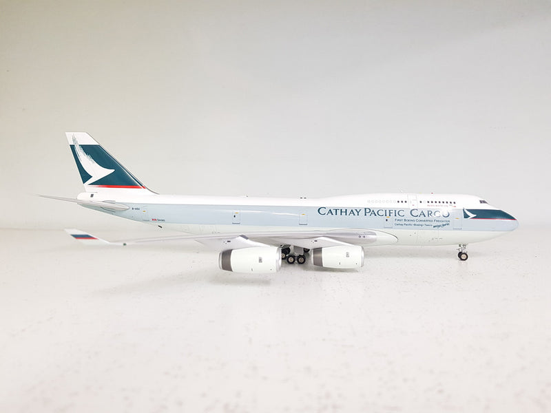 JF-747-4-017 | JFox Models 1:200 | Boeing 747-400 BCF Cathay Pacific Cargo B-HOU (with stand) [-]